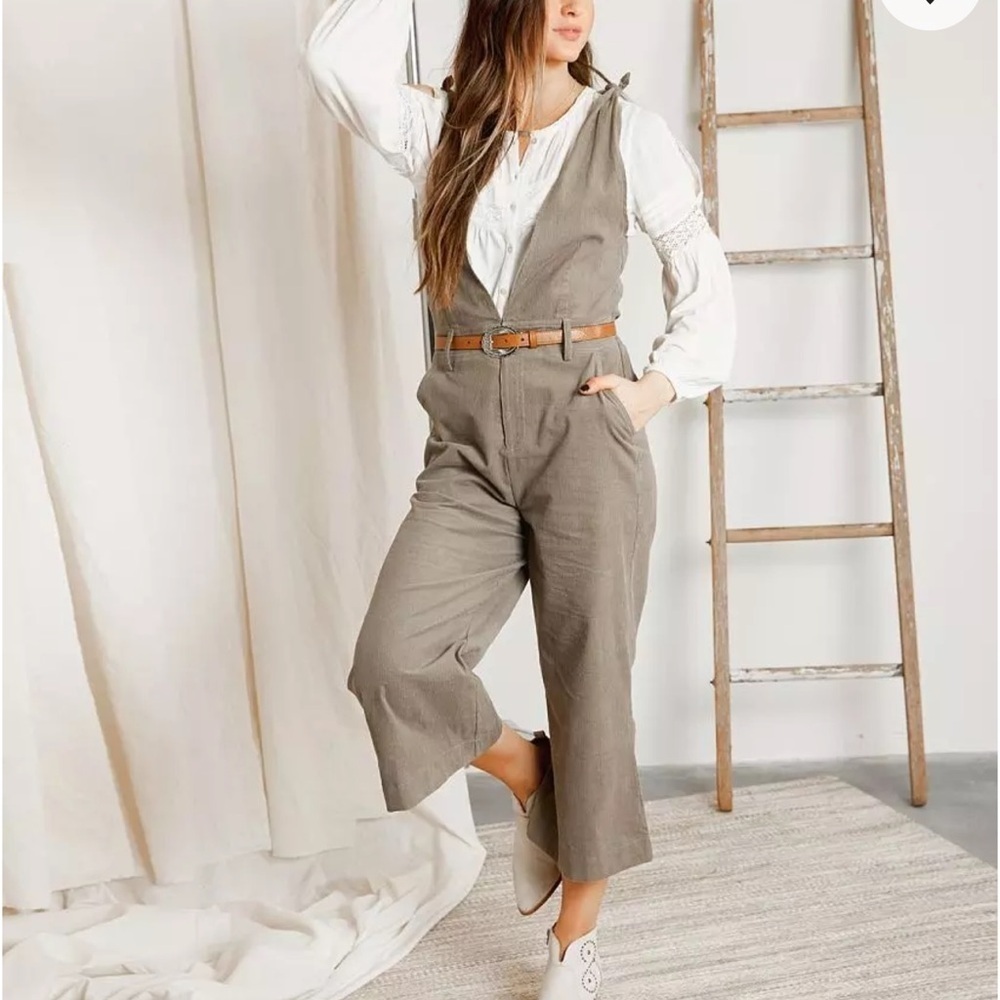 NWT Gimmicks Cropped Corduroy Overalls natural tan